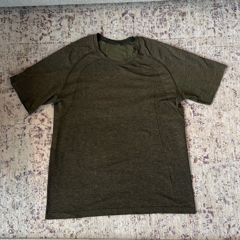 Men’s Lululemon Army Green size Large